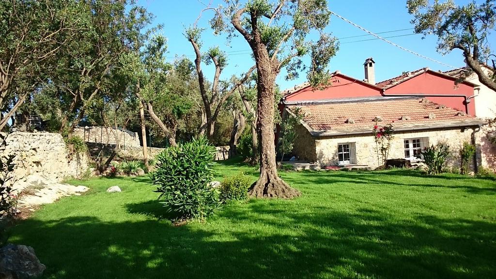 Case Di Campo Албенга Екстериор снимка